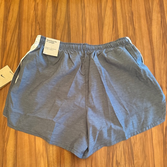 Nike 4in running short - Picture 2 of 7